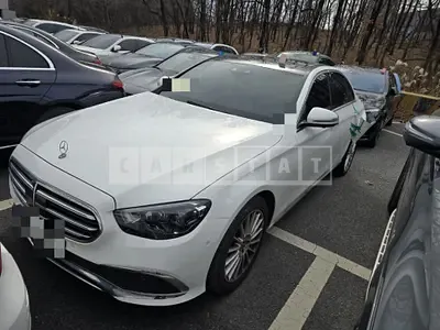 Photo 1 of 29: 2022 Mercedes-Benz E250, VIN W1KZF4FB7PB100378 — Korean insurance auction