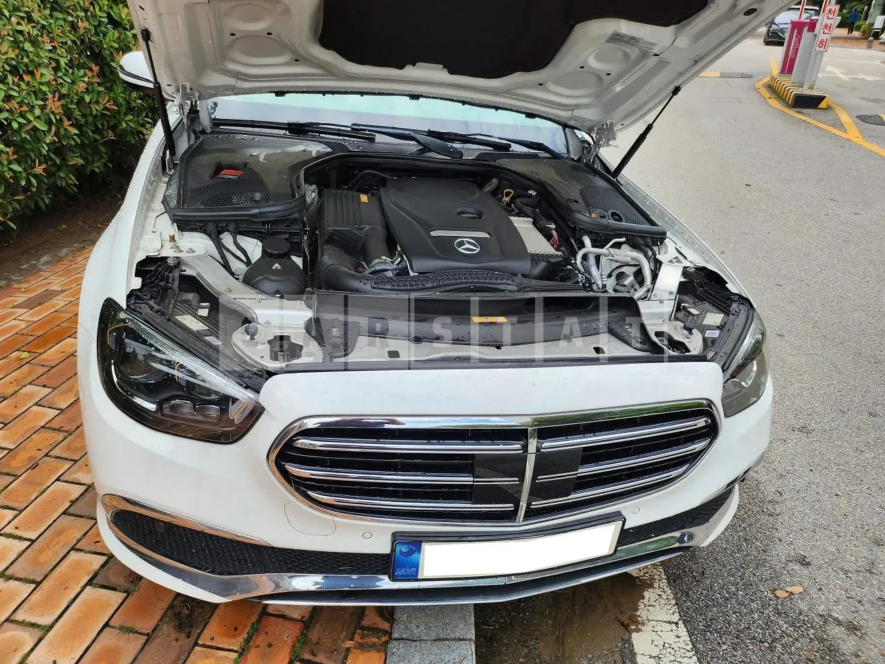 Photo 2 of 20: 2021 Mercedes-Benz E250, VIN W1KZF4FB8MA952305 — Korean insurance auction