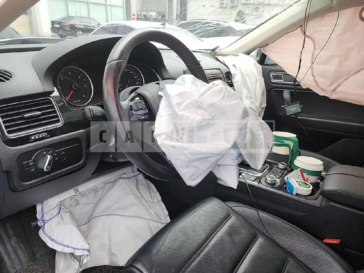 Photo 2 of 11: 2016 Volkswagen Touareg V6 3.0 TDI BMT — Korean insurance auction
