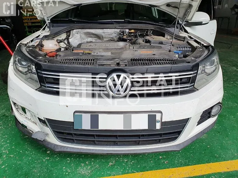 Photo 2 of 9: 2015 Volkswagen Tiguan 2.0 TDI Blue Motion, VIN WVGZZZ5NZFW571148 — Korean insurance auction