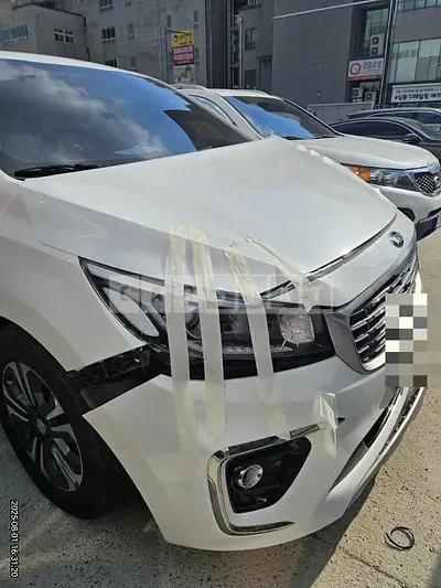 Photo 1 of 30: 2018 Kia Carnivals — Korean insurance auction
