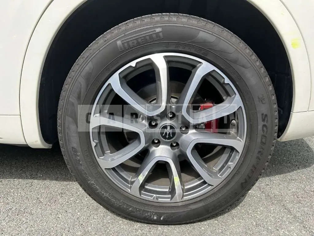 Photo 2 of 29: 2020 Maserati Levante — Korean insurance auction