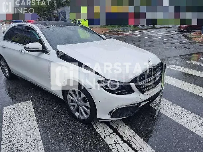 Photo 2 of 9: 2016 Mercedes-Benz E300 — Korean insurance auction