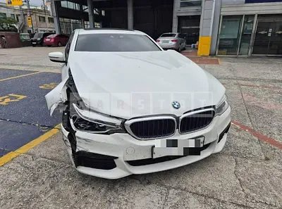 Photo 1 of 13: 2017 BMW 520d — Korean insurance auction