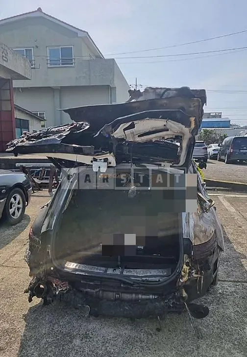 Photo 2 of 7: 2023 Genesis GV70 2.5T — Korean insurance auction