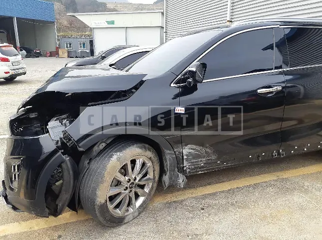 Photo 2 of 11: 2017 Kia Sorento, VIN KNAPH81BBHA334512 — Korean insurance auction
