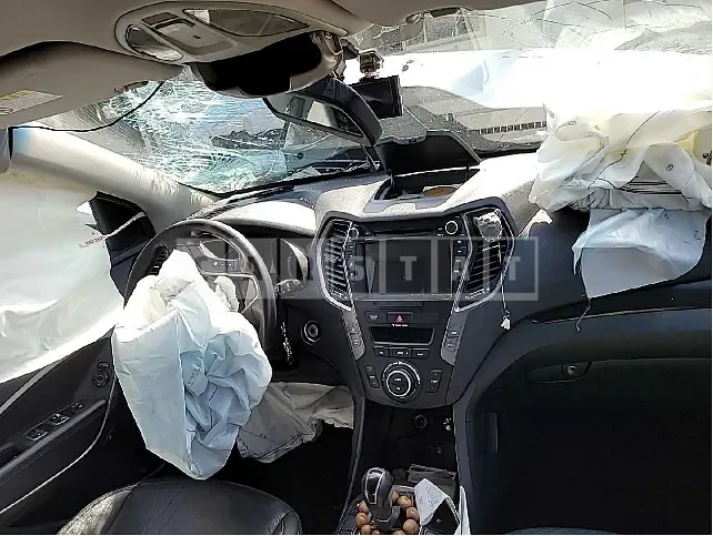 Photo 2 of 8: 2016 Hyundai Santa Fe, VIN KMHSW81UDGU594373 — Korean insurance auction