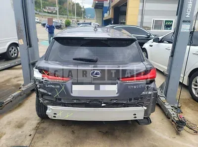 Photo 1 of 10: 2019 Lexus CT200h — Korean insurance auction