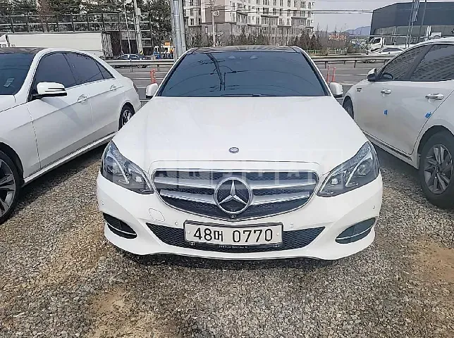 Photo 2 of 48: 2016 Mercedes-Benz E 250, VIN WDDHF9HB4GB273085 — Korean insurance auction