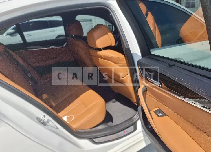 Photo 2 of 34: 2022 BMW 520i, VIN WBA11BH05NWX60105 — Korean insurance auction