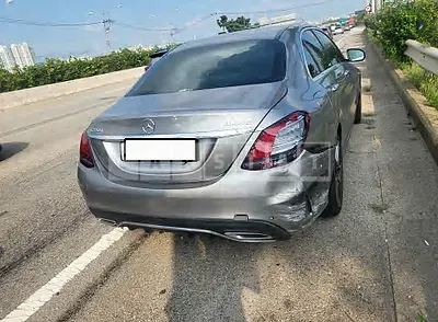 Photo 1 of 23: 2019 Mercedes-Benz C220d 4Matic, VIN WDDWF1FB0KR450601 — Korean insurance auction