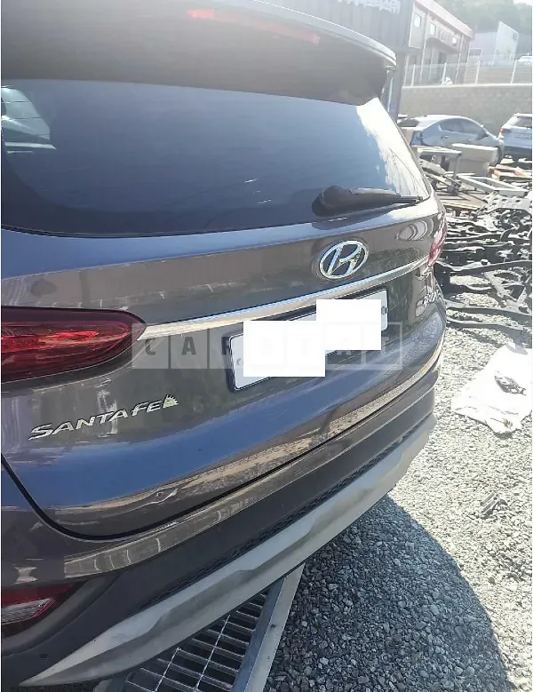 Photo 2 of 13: 2019 Hyundai Santa Fe — Korean insurance auction