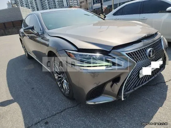 Photo 2 of 50: 2018 Lexus LS500h AWD — Korean insurance auction