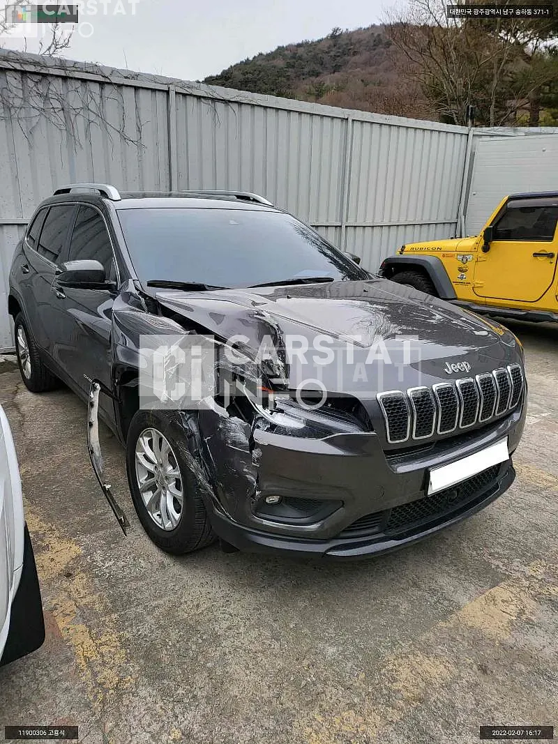 Photo 2 of 16: 2019 Jeep Cherokee 2.4, VIN 1C4PJMCB1KD399688 — Korean insurance auction