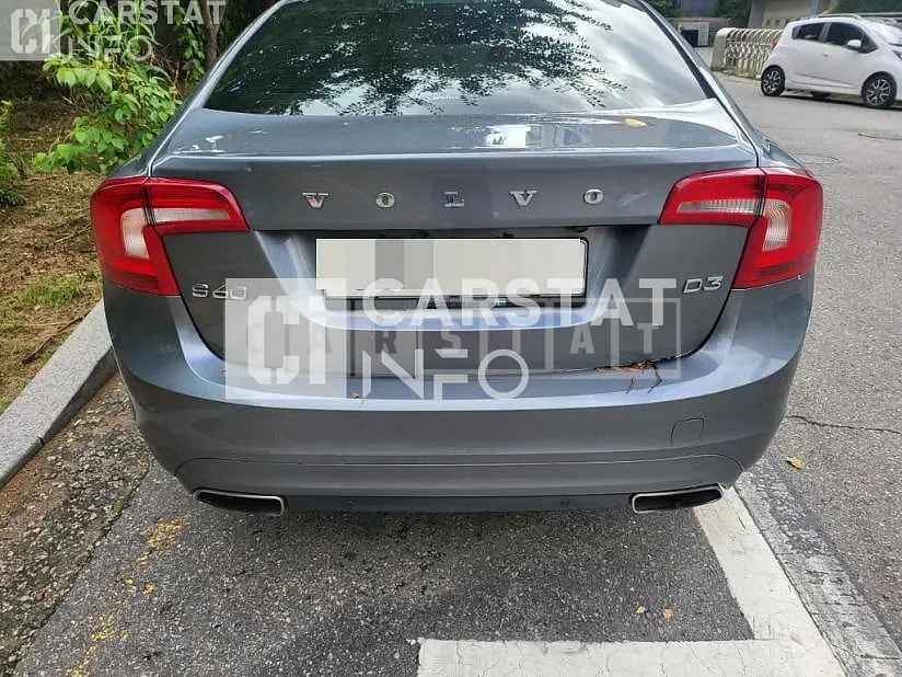 Photo 2 of 9: 2017 Volvo S60 D3, VIN YV1FS79B0H2434928 — Korean insurance auction