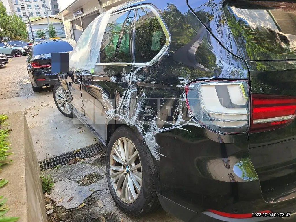 Photo 2 of 19: 2016 BMW 530d xDrive, VIN WBA5D3108GGV85676 — Korean insurance auction