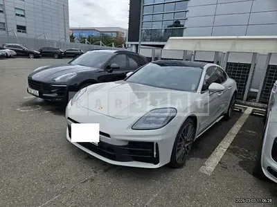 2025 Porsche Panamera 4 (5-seater)