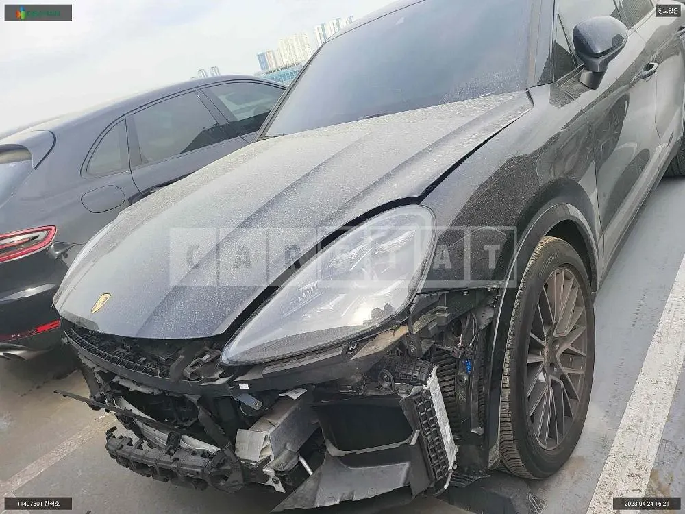 Photo 2 of 19: 2021 Porsche Cayenne, VIN WP1AA29Y8MDA05742 — Korean insurance auction