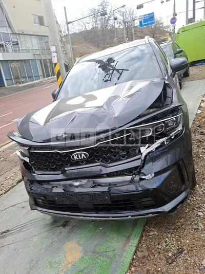 Photo 1 of 23: 2021 Kia Sorento, VIN KNARL81BGMA103199 — Korean insurance auction