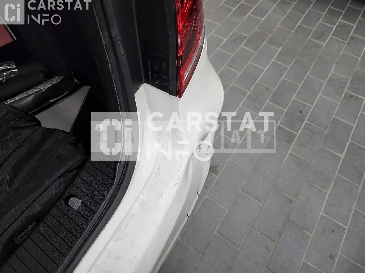 Photo 2 of 40: 2015 Mercedes-Benz E200 — Korean insurance auction