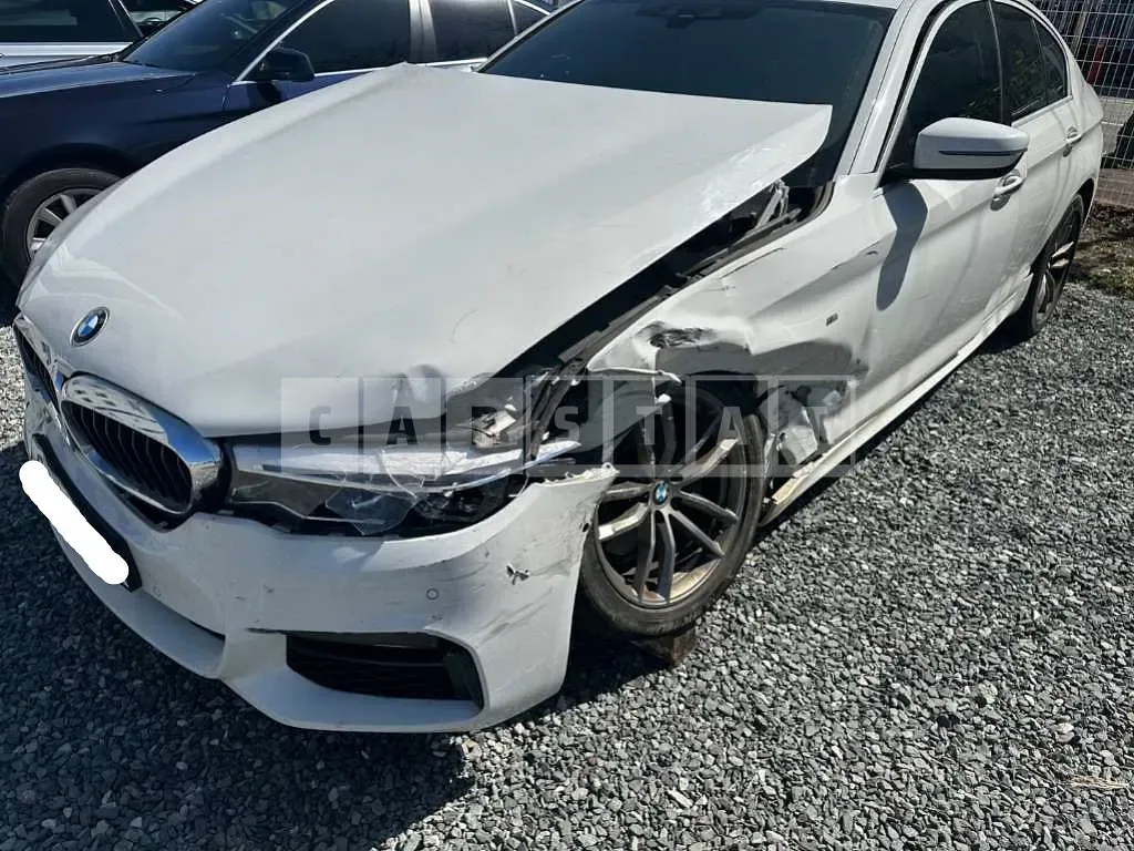 Photo 2 of 15: 2018 BMW 520d, VIN WBAJC3101JDB28835 — Korean insurance auction