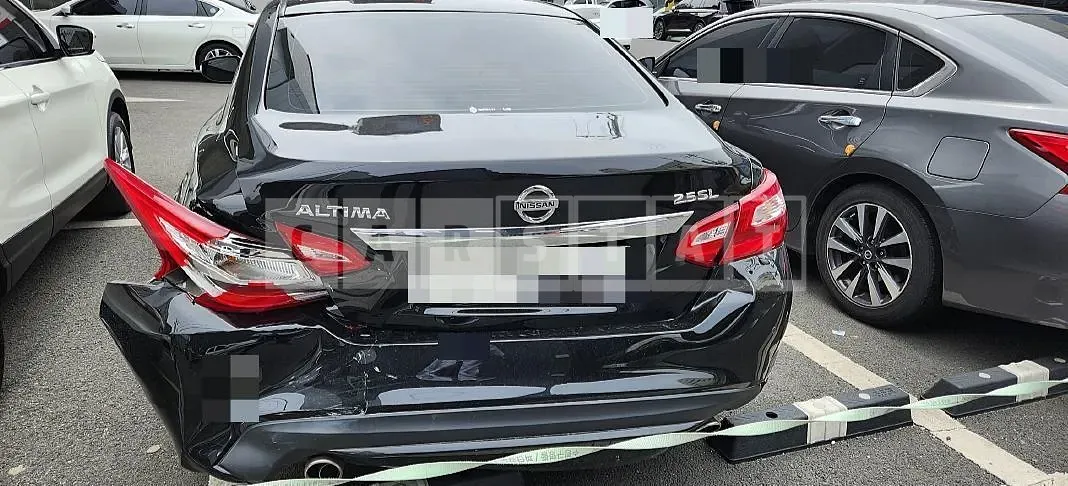 Photo 2 of 6: 2017 Nissan Altima — Korean insurance auction