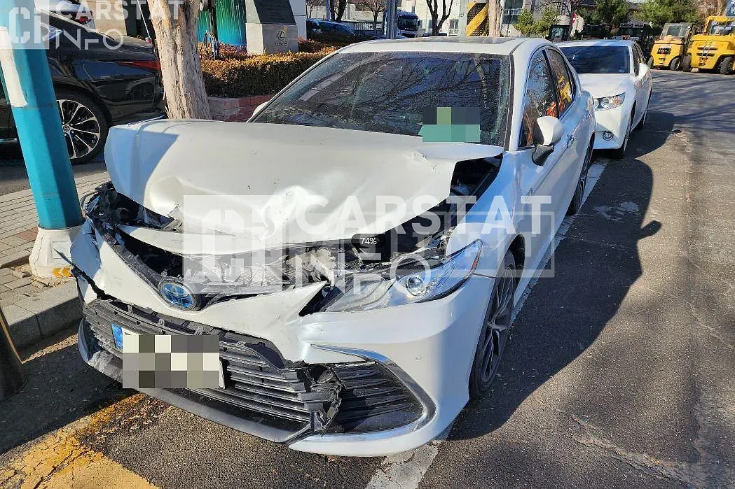 Photo 2 of 5: 2021 Toyota Camry Hybrid — Korean insurance auction