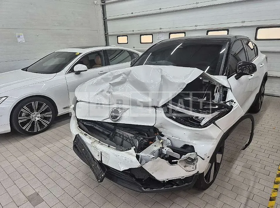 Photo 2 of 8: 2022 Volvo C40 Recharge Twin — Korean insurance auction