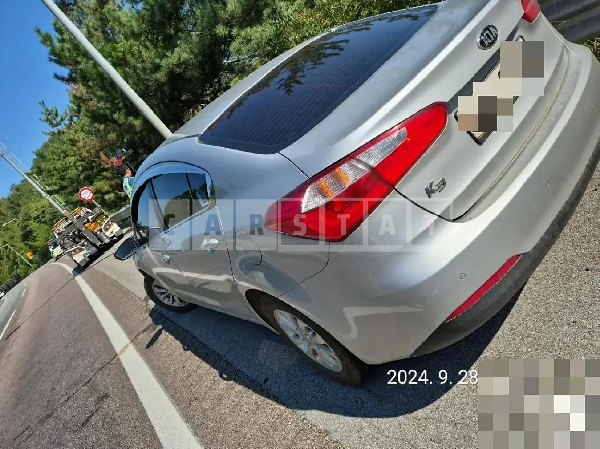 Photo 2 of 4: 2015 Kia K3 1.6 — Korean insurance auction