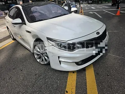 Photo 1 of 10: 2016 Kia K5 2.0 — Korean insurance auction