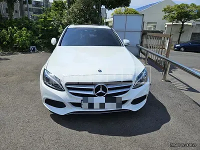 Photo 1 of 13: 2017 Mercedes-Benz C220 d — Korean insurance auction
