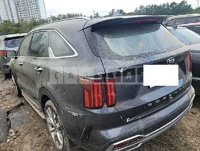 Photo 2 of 8: 2021 Kia Sorento, VIN KNARK81BGMA015413 — Korean insurance auction