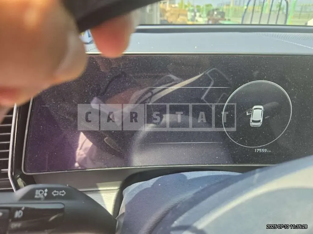 Photo 2 of 11: 2024 Kia Sportage Hybrid — Korean insurance auction