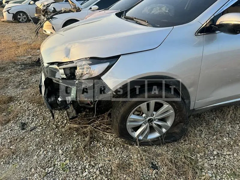 Photo 2 of 10: 2017 Kia Sorento, VIN KNAPS81ABHA348254 — Korean insurance auction