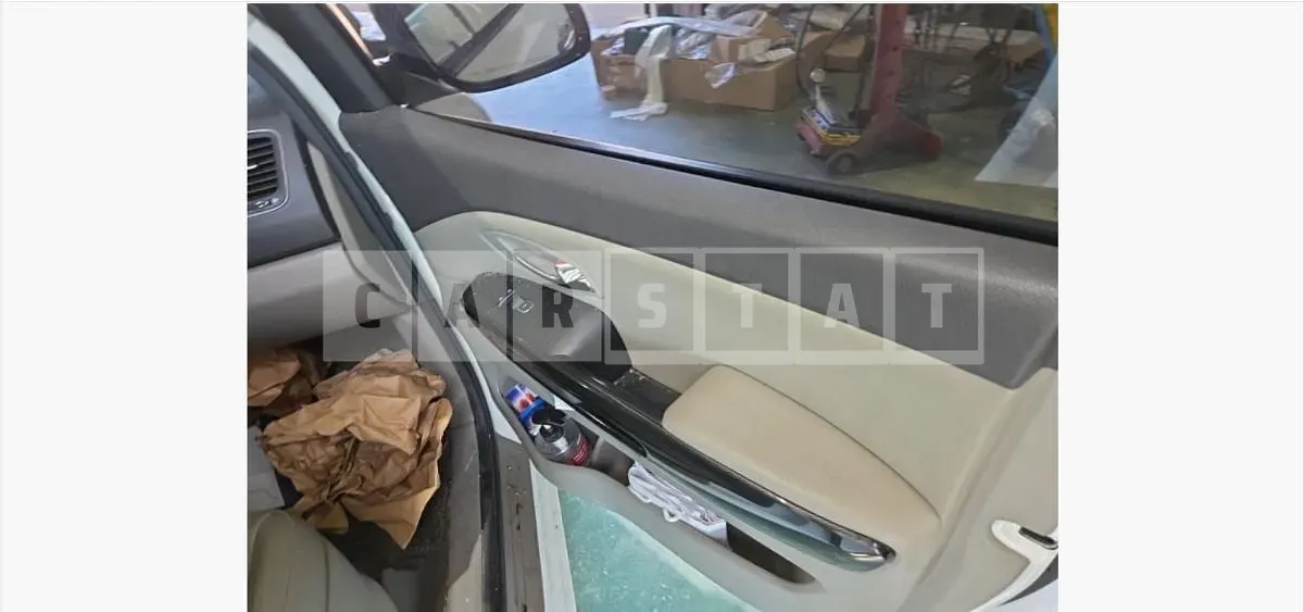 Photo 2 of 14: 2016 Kia Carnivals — Korean insurance auction