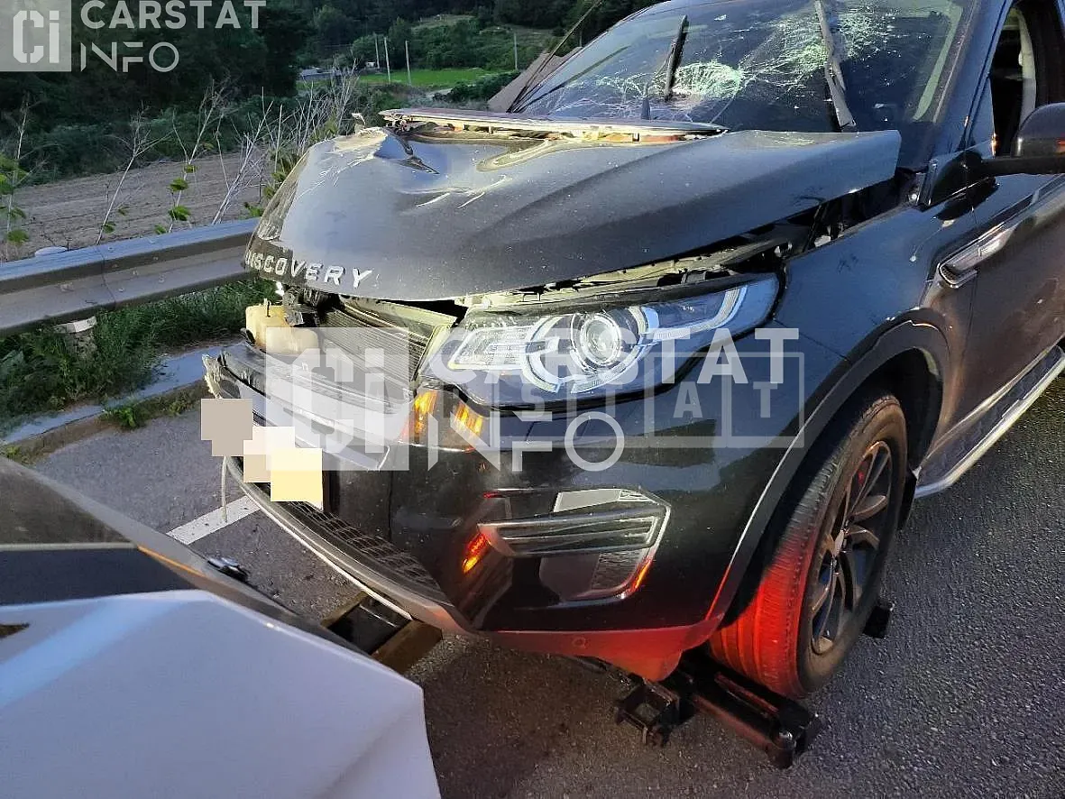 Photo 2 of 8: 2017 Land Rover Discovery Sports 2.0d, VIN SALCA2BN5HH668557 — Korean insurance auction