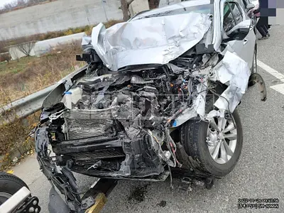 Photo 1 of 5: 2015 Hyundai Santa Fe, VIN KMHSW81UBFU413366 — Korean insurance auction
