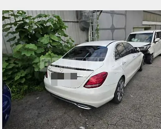 Photo 2 of 8: 2017 Mercedes-Benz C220 d — Korean insurance auction