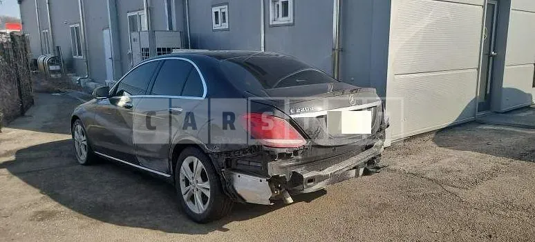 Photo 2 of 16: 2018 Mercedes-Benz C220 d 4Matic — Korean insurance auction