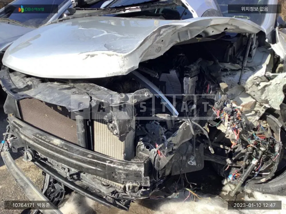 Photo 2 of 11: 2015 Hyundai Santa Fe, VIN KMHSW81XDGU601360 — Korean insurance auction