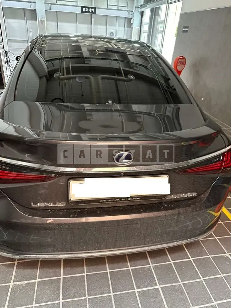 Photo 2 of 25: 2022 Lexus ES300h, VIN JTHBA1C13N2010371 — Korean insurance auction