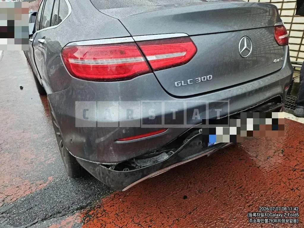 Photo 2 of 9: 2019 Mercedes-Benz GLC300 4Matic Coupe — Korean insurance auction