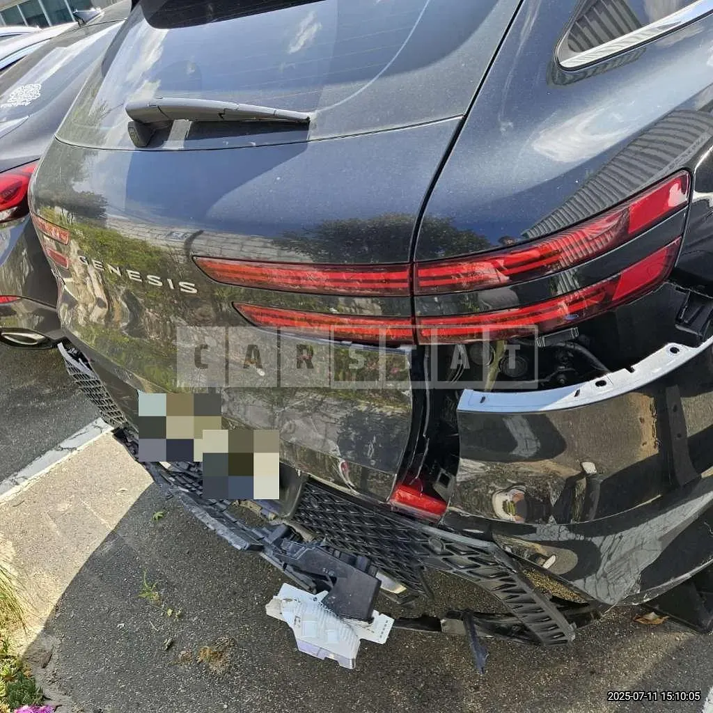 Photo 2 of 3: 2023 Genesis (parts) GV70 Combination Lamp — Korean insurance auction