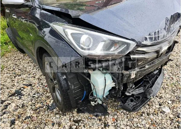 Photo 2 of 22: 2017 Hyundai Santa Fe, VIN KMHSW81UBHU705321 — Korean insurance auction