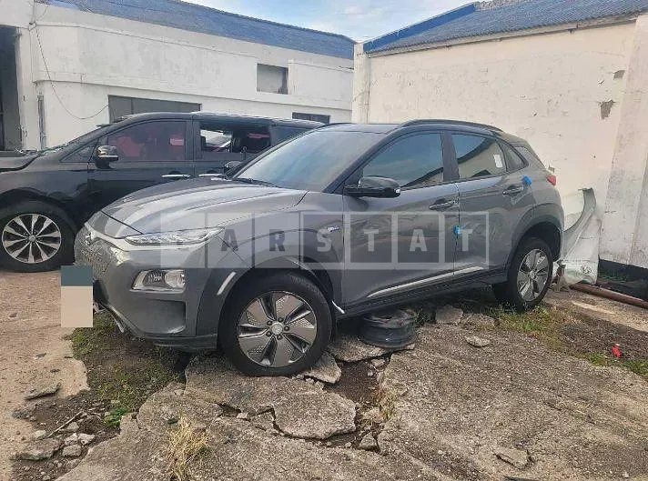 Photo 2 of 25: 2019 Hyundai Kona Electric Car, VIN KMHK381GFKU065480 — Korean insurance auction