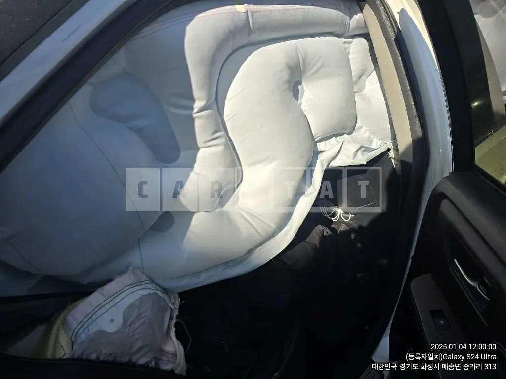 Photo 2 of 13: 2017 Toyota Camry — Korean insurance auction
