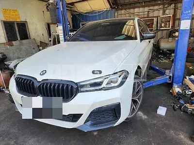 Photo 1 of 44: 2020 BMW 530i, VIN WBA71BH00MWW92496 — Korean insurance auction