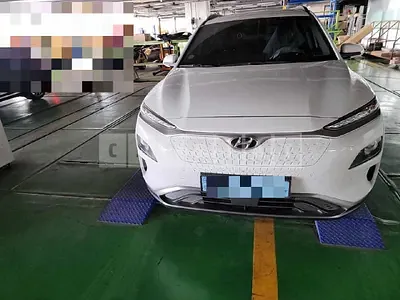 Photo 1 of 13: 2018 Hyundai Kona Electric — Korean insurance auction