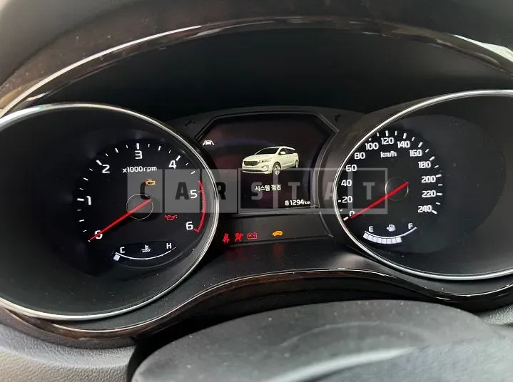 Photo 2 of 9: 2019 Kia Carnivals — Korean insurance auction