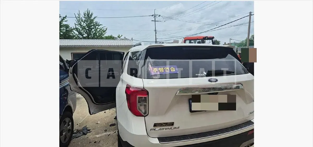 Photo 2 of 34: 2022 Ford Explorer — Korean insurance auction